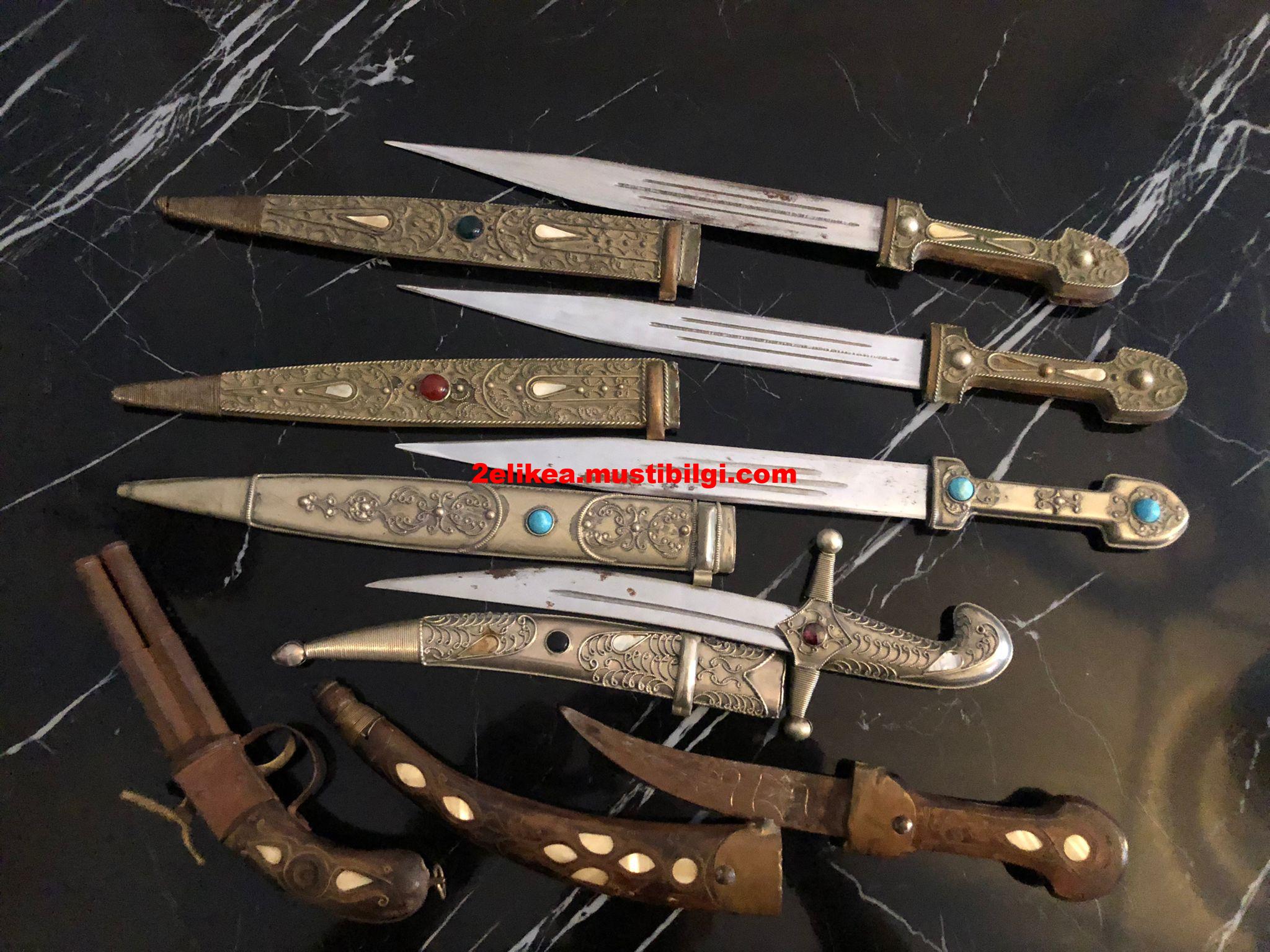 Antika hançer ve kamalar sedef kakmalı orjinal kın ve kılıflarıyla birlikte satılık
